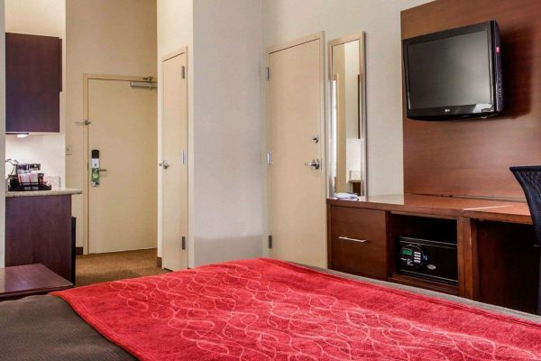 Comfort Inn & Suites adj to Akwesasne Mohawk Casino (Hogansburg)